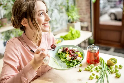 Mindful Eating: Cultivating a Healthy Relationship with Food